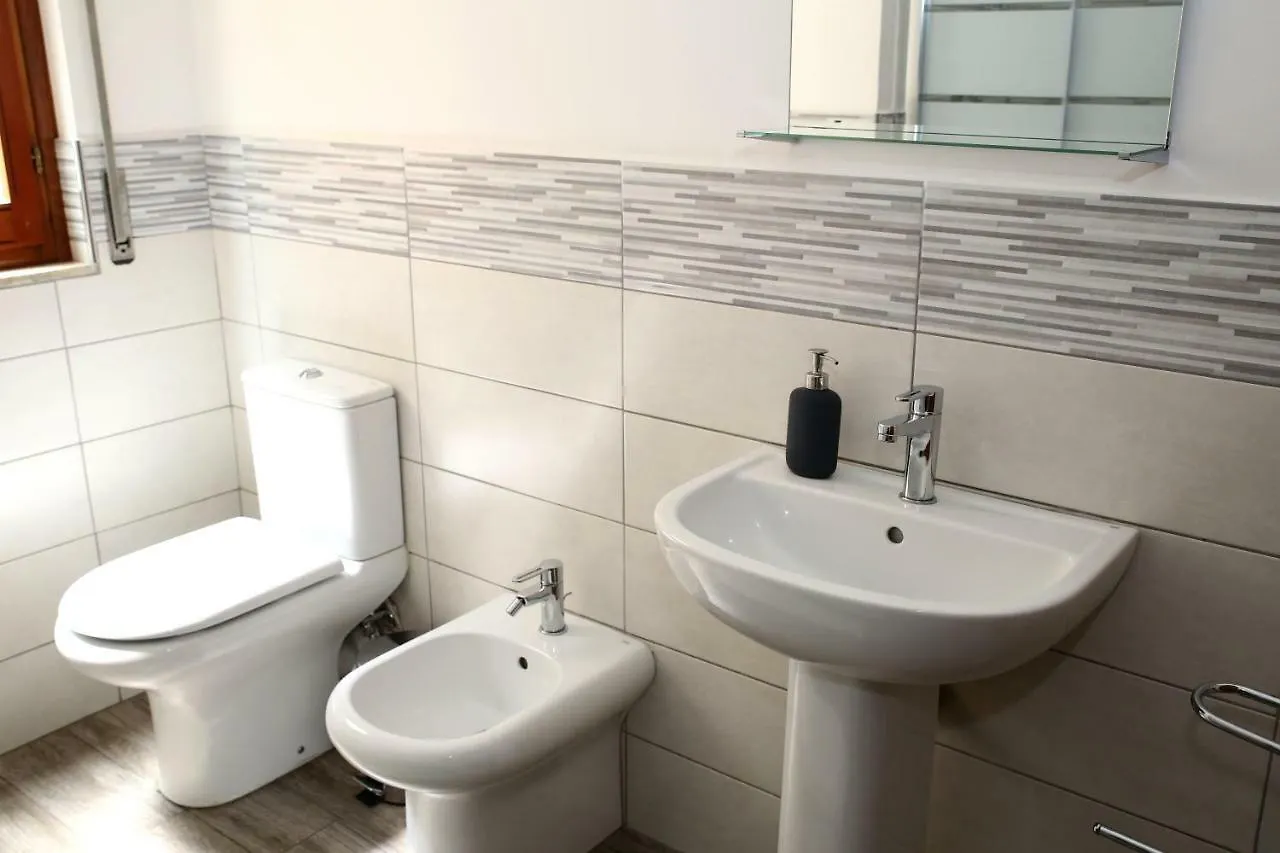 Tosca B&B Catania 3*,